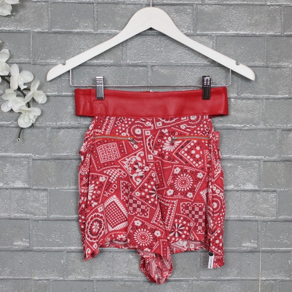One Teaspoon Leather Cutout Barcelona Kelly Shorts Red XS - Picture 2 of 7
